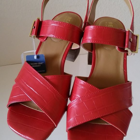 SOLD SOLD SOLD SOLD Reaction Kenneth Cole Red Cross Sandal 7 - Picture 10 of 16